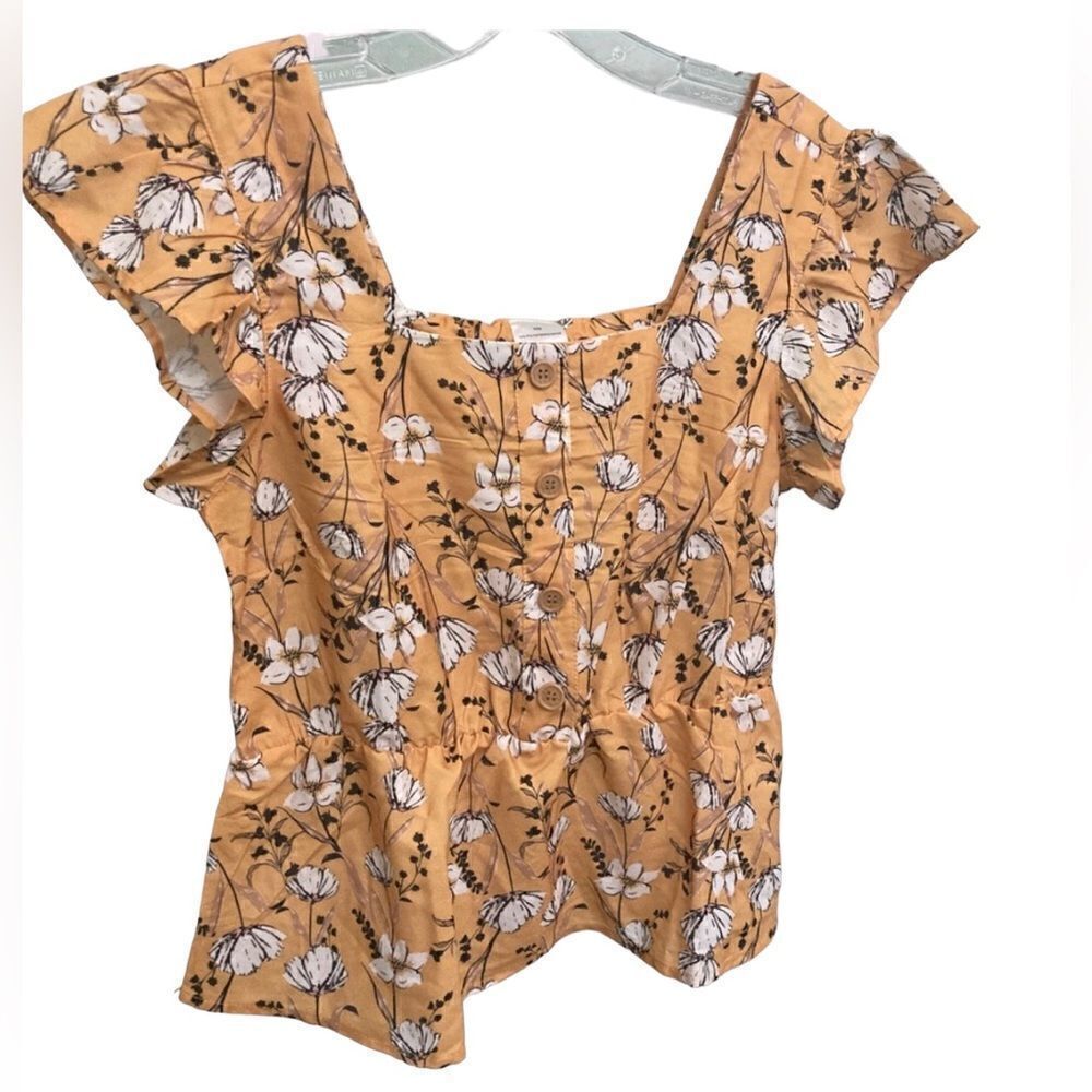 Style 5 Crop Top with Flutter Sleeves 
Size Junior Medium